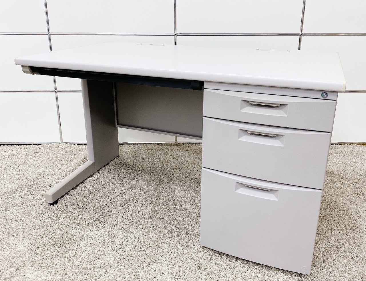 【定番サイズ：幅1200mm】イトーキ製　CZ　片袖机【3段収納】【昔ながらのグレー】
                        CZ 
                                    中古
            