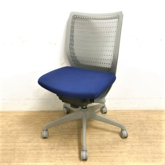 【中古】ヴィスコンテ   オカムラ（okamura） 肘無ローバックチェア