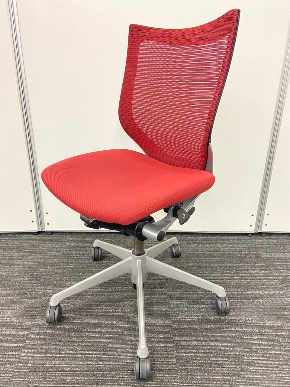 【大人気チェア入荷！】オカムラ製　バロン(クッション)　肘無しローバック【高性能】【テレワークにもお勧め！】
                        バロン 
                                    中古
            