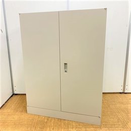 【2台入荷】背が若干高めのジャストサイズスチールキャビネット！！観音開き戸タイプで出し入れ楽々！！