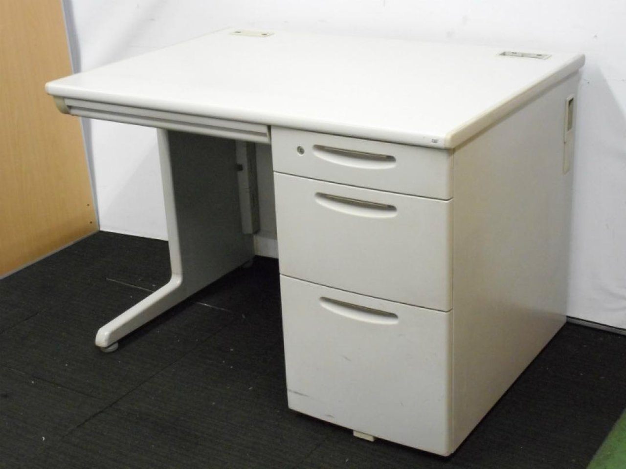 【定番デスク入荷‼】オカムラ/SD/ニューグレー
                        SDデスクシステム 
                                    中古
            