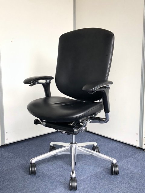 【中古】コンテッサ  CM35AB P676 オカムラ（okamura） 肘付ハイバックチェア