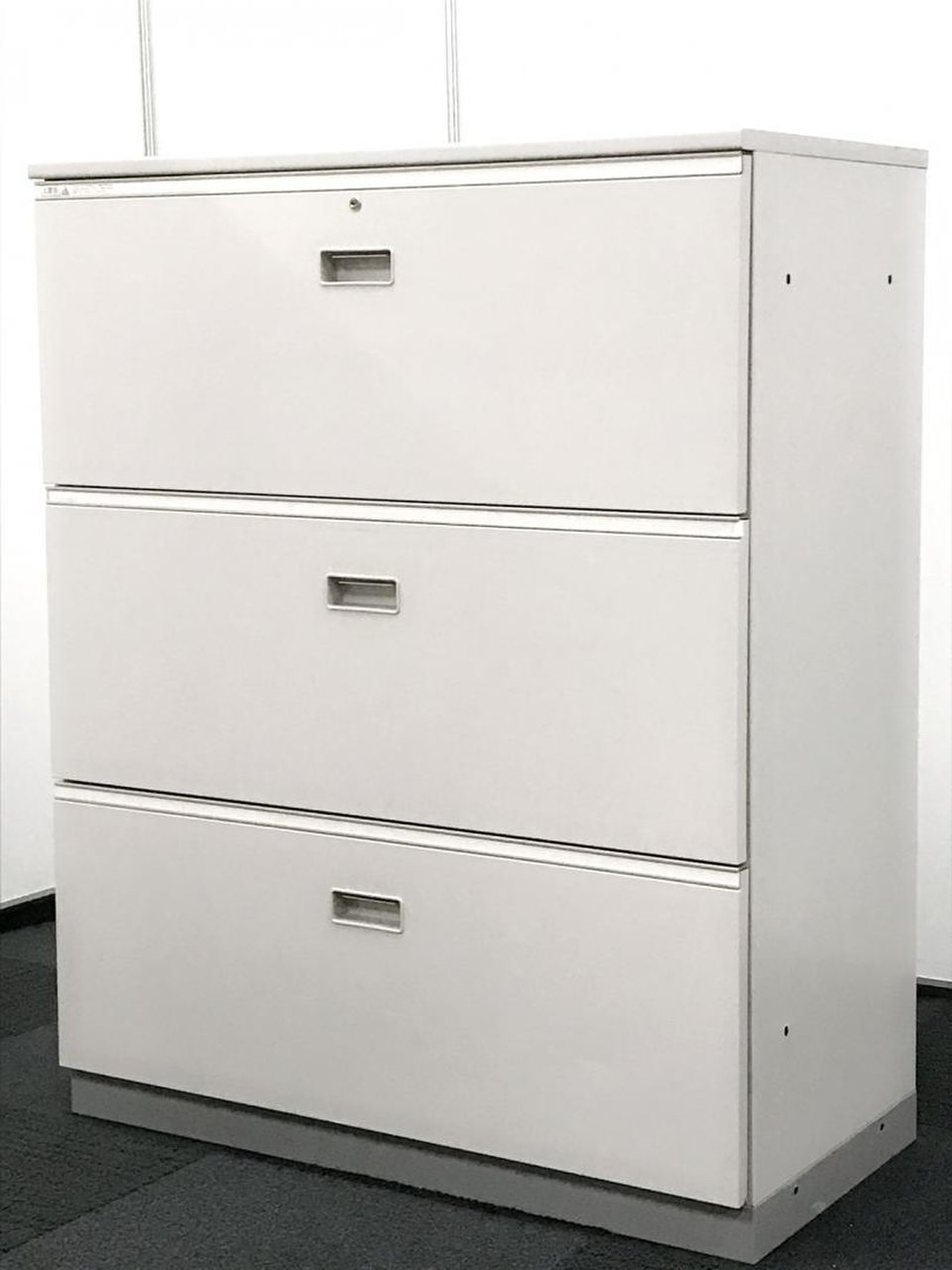 【4台入荷！】イトーキ製の一番人気シリーズ！　シンライン！　3段ラテら鵜書庫　書棚　収納　引き出し　
                        シンライン 
                                    中古
            