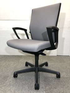 【商品入替のため　11脚限り　30%OFF】オカムラ製　エスクードシリーズ　肘付き　グレー！！