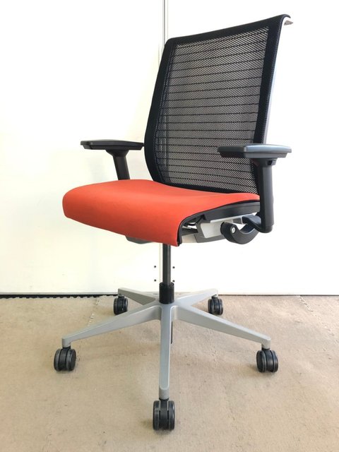 【中古】シンクチェア（2014年以前モデル）   Steelcase（スチールケース） 肘付ハイバックチェア