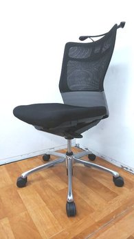 【定価約万円！！通気性バツグンンの快適メッシュチェア！！座面クッションタイプの人気商品の入荷です！！】■オカムラ■フィーゴ