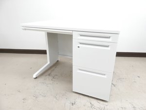 【8台入荷】【鍵あり】真っ白天板美しいホワイト片袖デスク(Advance)春日部入店◆オカムラ製