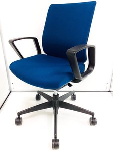 【お手頃価格！！】ランバー装備は非常に助かります！！テレワークにもおすすめです！！