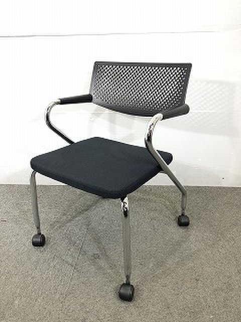 デザイナーズチェア  vitra ビザロール キャスター付き ブラック色  アントニオ・チッテリオ作
                        ビザロール 
                                    中古
            