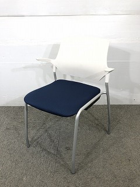 【中古】ステンザ   イトーキ（ITOKI） スタッキングチェア