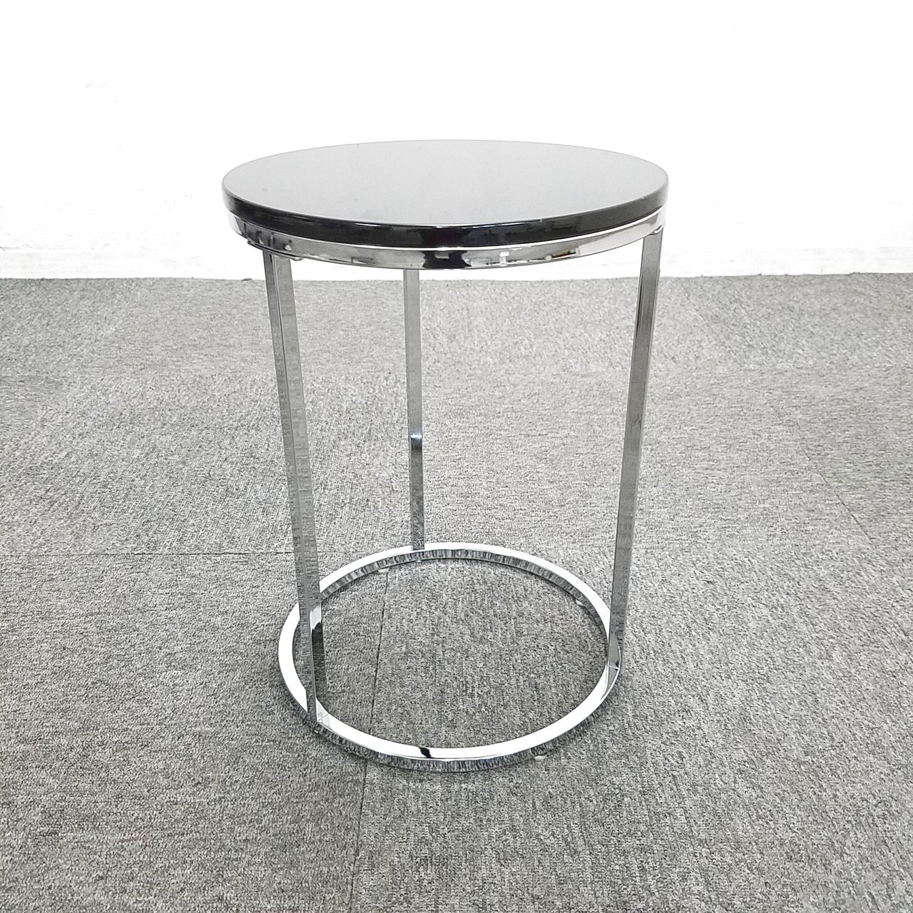 【2台入荷】サイドテーブルとして利用可能なお洒落テーブル入荷！中古　テーブル　オフィス　事務什器　ブラック
                        その他シリーズ
                                    中古
            