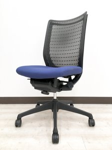 【デザイン良し！座り心地良し！コスパ良し！】三拍子揃った名作チェア！【オカムラ製　ヴィスコンテチェア】おつとめ品