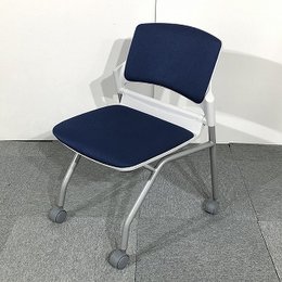 【ロット商品】30脚以上の大量入荷！座面を畳んで並行収納！【関西倉庫在庫】