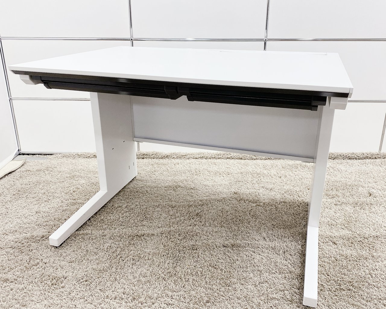 人気のホワイト平デスク　W1000なので使いやすいサイズ！！コクヨ/is/ホワイト
                        アイエス 
                                    中古
            