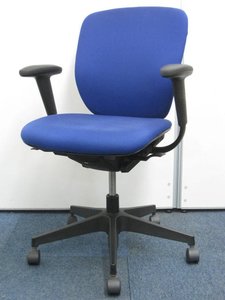 【イトーキ】【プラオ】【ブルー】【可動肘ローバック】【ランバーサポート付】【ブルー×ブルー】