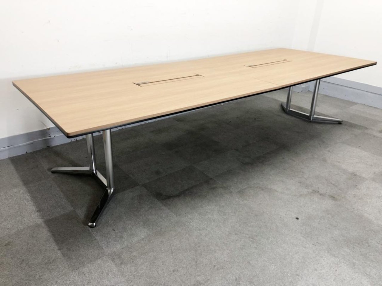 【幅3200mm：8~10名用にお勧め！】オカムラ製　ラティオⅡ　大型テーブル【新品定価約40万超え！】【2枚天板】
                        ラティオⅡ 
                                    中古
            