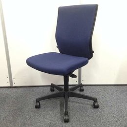 オカムラ製　エスクードチェア　ネイビーカラー　肘無しローバック【国内メーカー】【定番商品】【在庫残り少し】