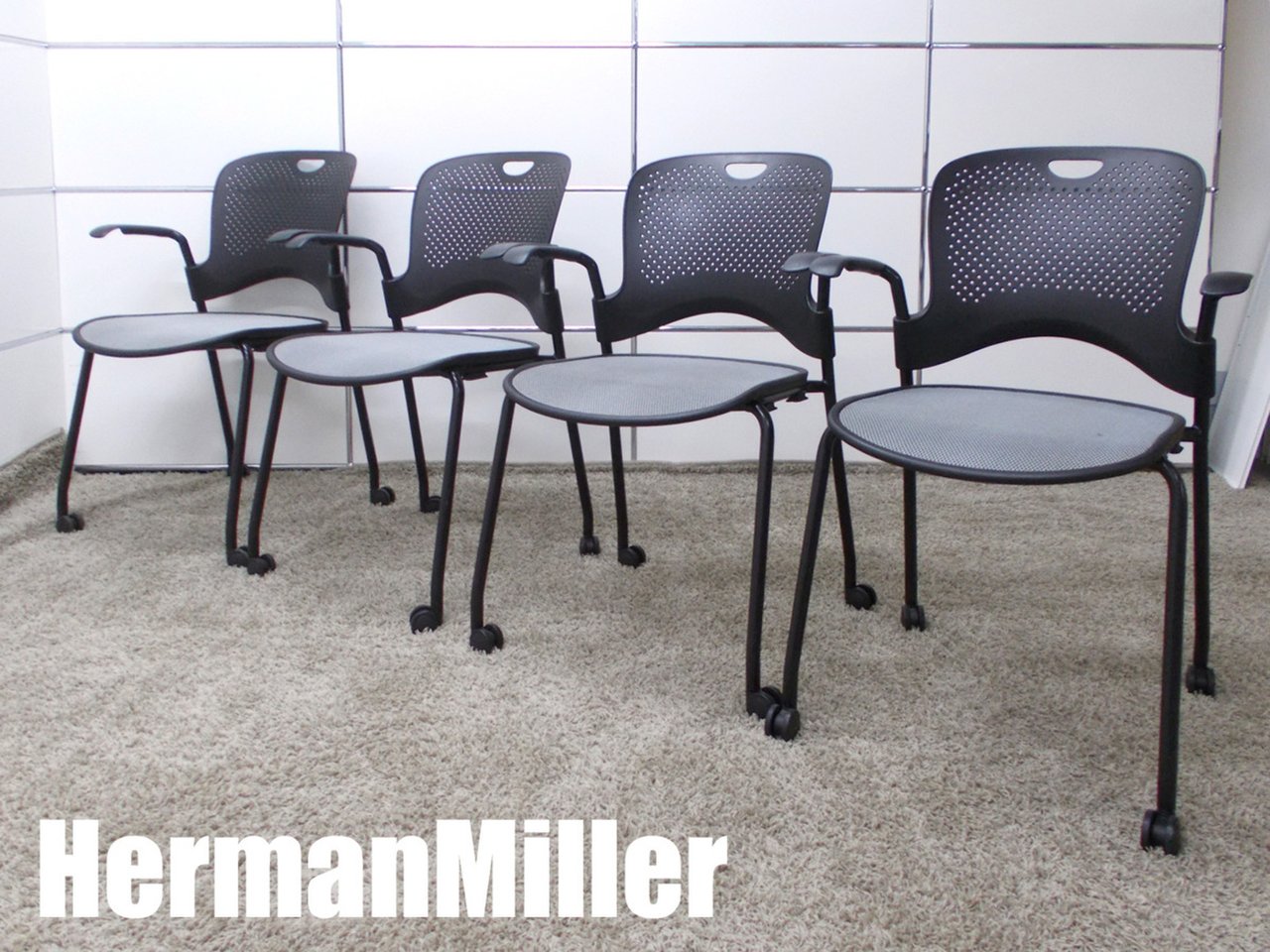 HermanMiller/ハーマンミラー ケイパーチェア 肘付 4脚セット スタッキングチェア
                        ケイパー 
                                    中古
            