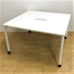 【働き改革！】内田洋行製　プレナ　ワークテーブル【人気商品】【配線穴有り・キャスター付き】☆