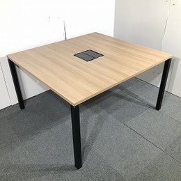 【中古】ワークフィット SDT-WF1214 コクヨ/KOKUYO ミーティングテーブル （関西倉庫在庫）
【木目カラーで綺麗な雰囲気のテーブル】幅・奥行１４００のスクエアテーブルが1台限定入荷！ 会議・リフレッシュルームなどどこにもおすすめ品！【レア商品】