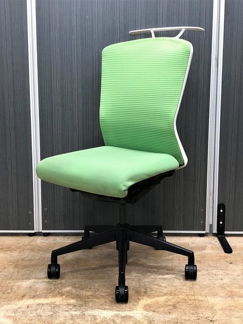 【14脚入荷】内田洋行製　エルフィチェア　グリーン×ホワイトカラー　背面メッシュ　肘無し【ハンガー掛け付】【国内メーカー】