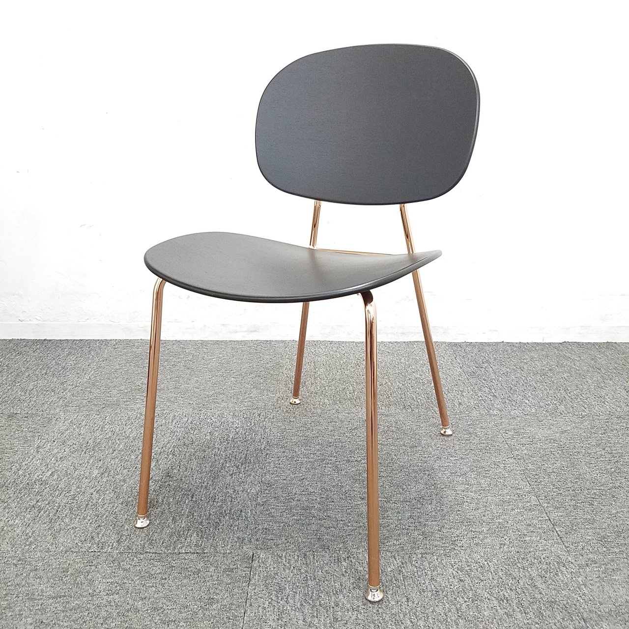 【14脚入荷】お洒落なチェアが入荷しました！中古　デザイナーズ家具　スタック　ミーティング　ブラック　モダン
                        infiniti（インフィニティ）
                                    中古
            