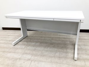 【幅広サイズで快適なデスクワークを！】■ウチダ　平デスク　W1400mm　■ホワイトカラーで清潔感のあるイメージに！