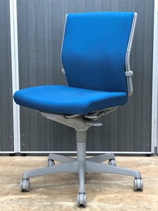 【すっきりとしたデザインが魅力！】■腰痛対策にもオススメ！人気のエスクードチェア！【中古】【オフィス家具】