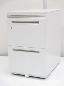 【清潔感溢れるホワイト！】■フリアドにフィットする3段ワゴン！