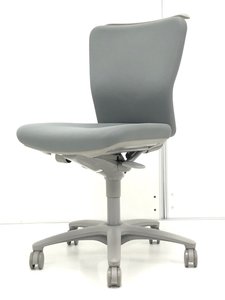 【快適チェアがお買い得！】■オカムラ製　カロッツアチェア　ハンガー付