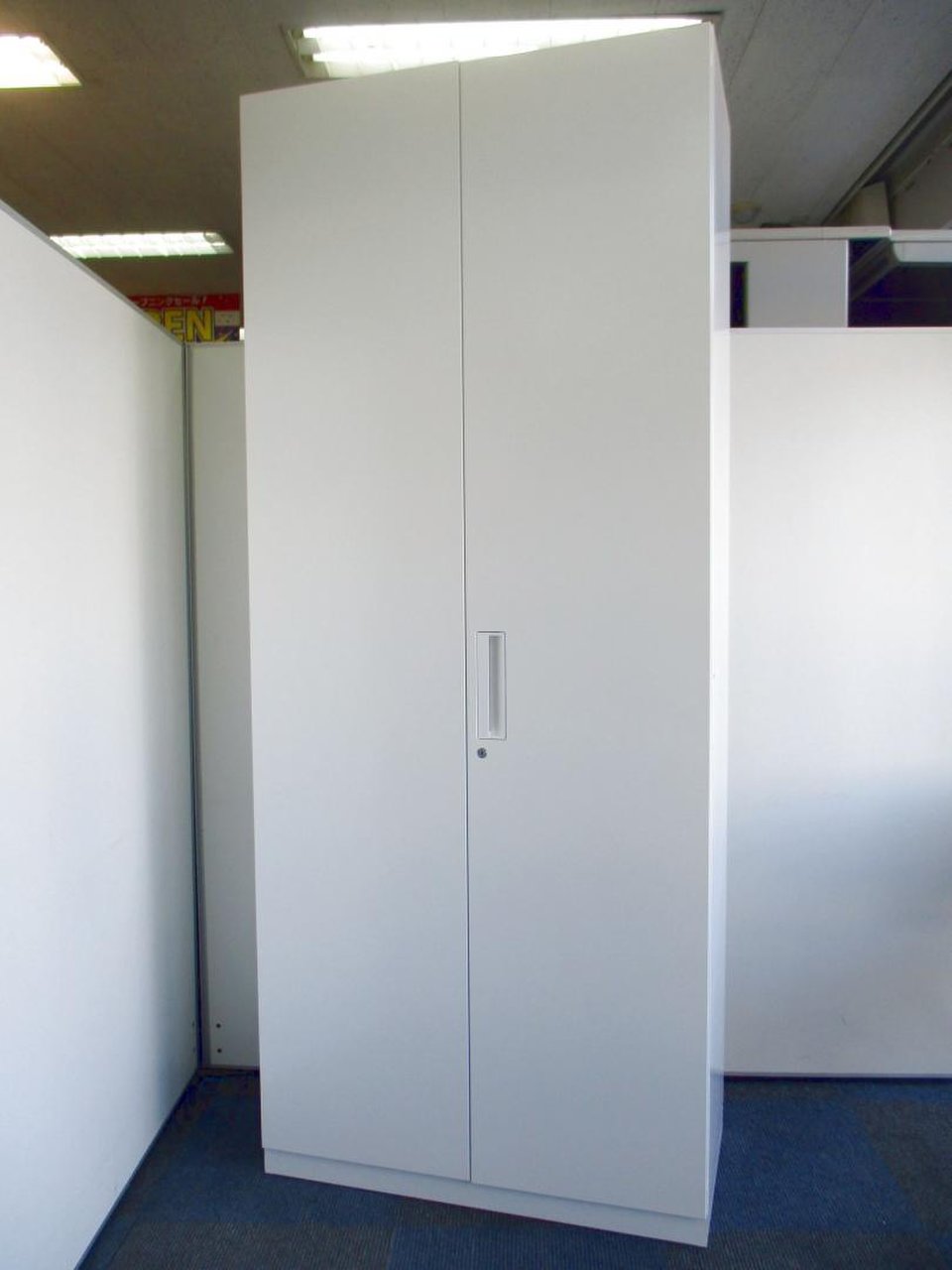 【6台入荷】 コクヨ KOKUYO エディア ホワイト ハイキャビネット 両開き 観音開き 
                        エディア 
                                    中古
            