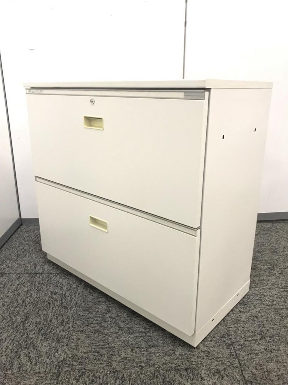 イトーキ itoki 2段ラテラル書庫 シンライン ホワイト  天板付き レア商品　窓下の収納に！【中古品】【新大阪】【北区】【淀川区】【北摂】【起業】
                        シンライン 
                                    中古
            