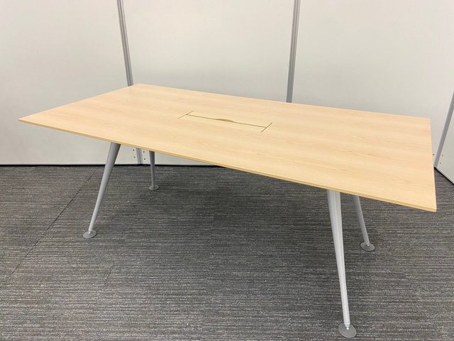 【中古】アバック  Herman Miller（ハーマンミラー） ミーティングテーブル（会議机）