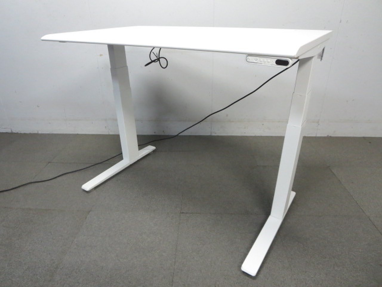 【希少＆人気商品！】オカムラ製　スイフト　電動式昇降デスク【高さ調整:650～1250mm】【ホワイト】
                        スイフト 
                                    中古
            