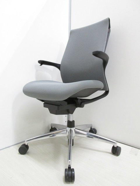 【中古】エムフォー（アルミ脚）   コクヨ（KOKUYO） 肘付ハイバックチェア