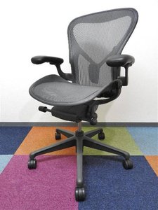 リマスタードの名にふさわしい傷少なめの美品。神戸店在庫は1脚限り※ご注文はクレジット決済優先としてお取り置きは不可となります。来店限定キャンペーン