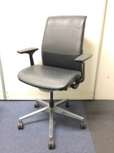 レア！高機能チェアのレザー生地。シンク２