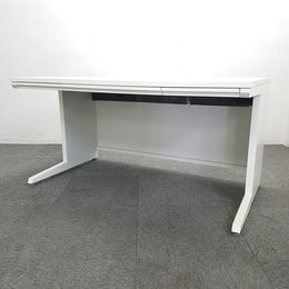 【1台入荷】オカムラ製｜人気のホワイトデスク入荷！中古　オフィスデスク　
事務机　テレワーク　オカムラ