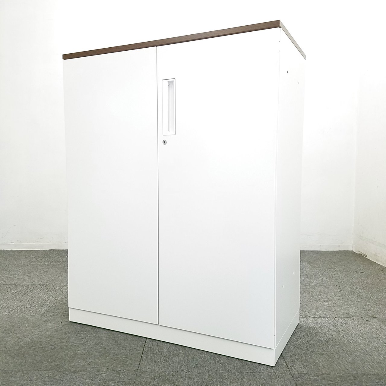 【4台入荷】コクヨ製｜人気のホワイト書庫が入荷致しました☆　入れ替えや追加にいかがでしょうか☆　中古家具　リサイクル
                        エディア 
                                    中古
            