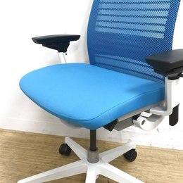 【背もたれメッシュ】スタイリッシュな座り心地抜群のチェア！■スチールケース■シンク2