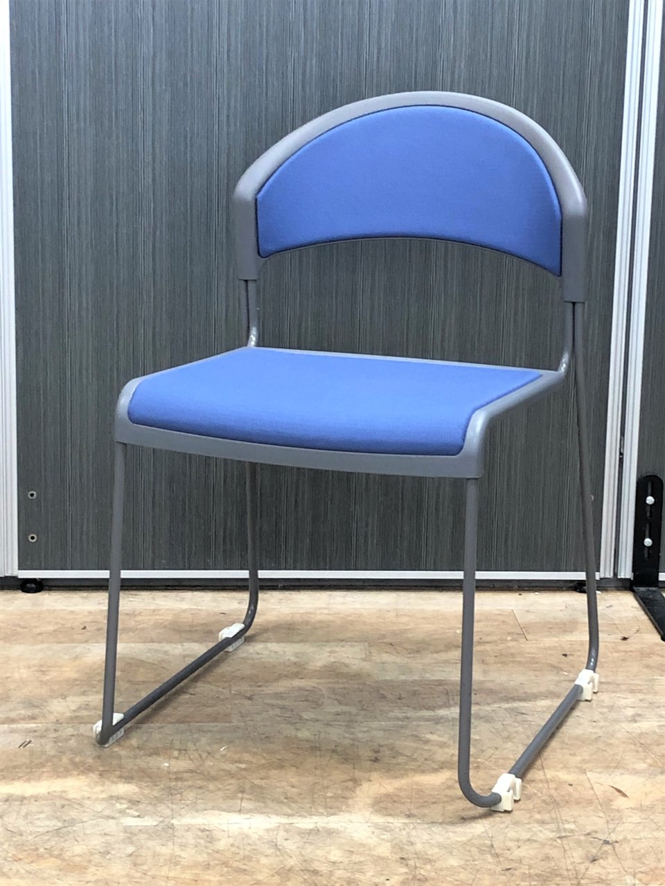 【4脚入荷】ウチダ　MP-140　スタッキングチェア　ブルー
                        MP-140シリーズ 
                                    中古
            