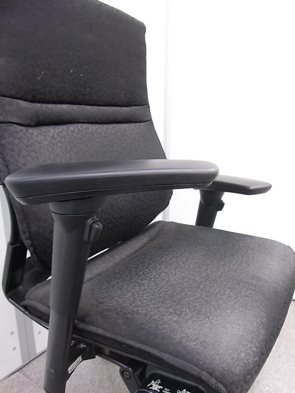 オカムラ
                        バロン
                                    中古
            