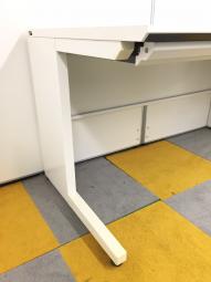 デスクが入荷！