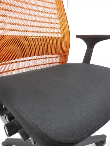 【中古】シンクチェア（2015年以降モデル）  Steelcase（スチールケース） 肘付ハイバックチェア